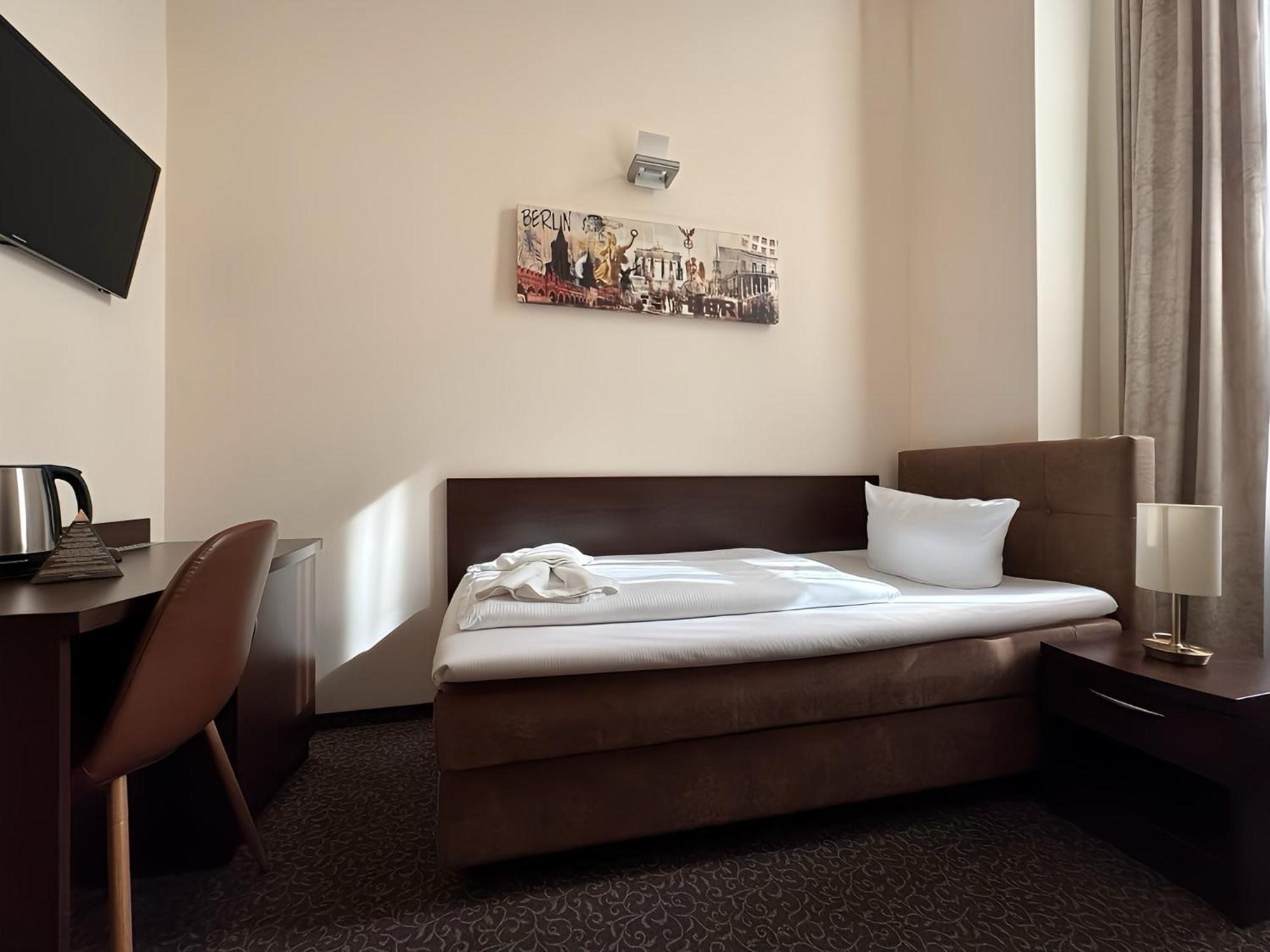 Upper Room Hotel Kurfuerstendamm Berlim Exterior foto