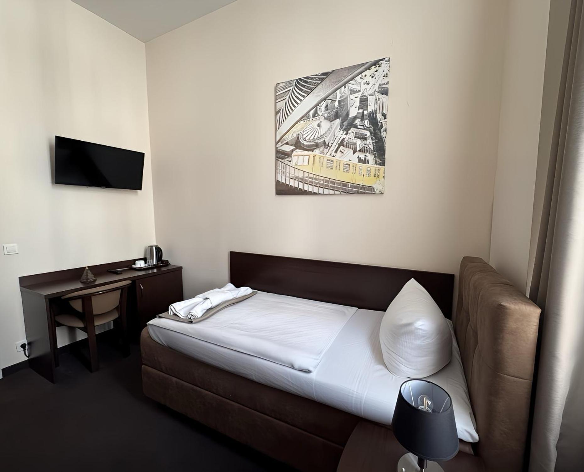 Upper Room Hotel Kurfuerstendamm Berlim Exterior foto