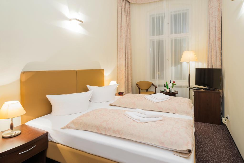 Upper Room Hotel Kurfuerstendamm Berlim Exterior foto