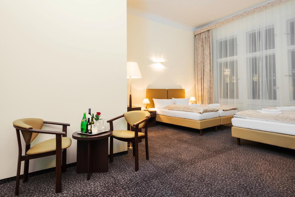 Upper Room Hotel Kurfuerstendamm Berlim Exterior foto