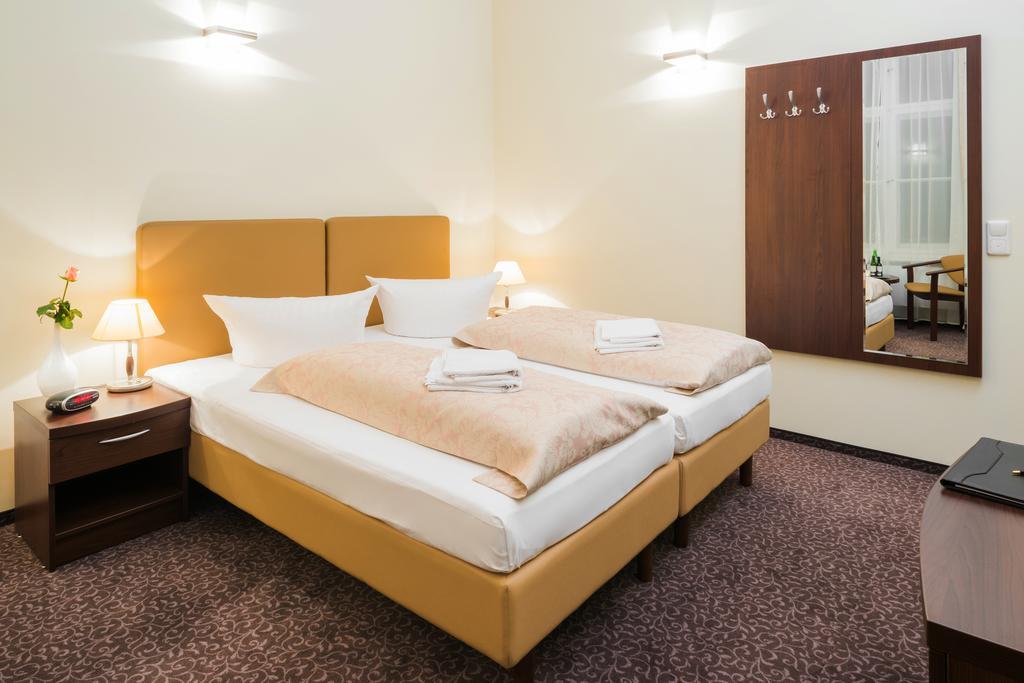 Upper Room Hotel Kurfuerstendamm Berlim Quarto foto